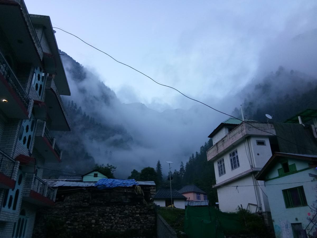 Moksha Hotel Kasol Dış mekan fotoğraf